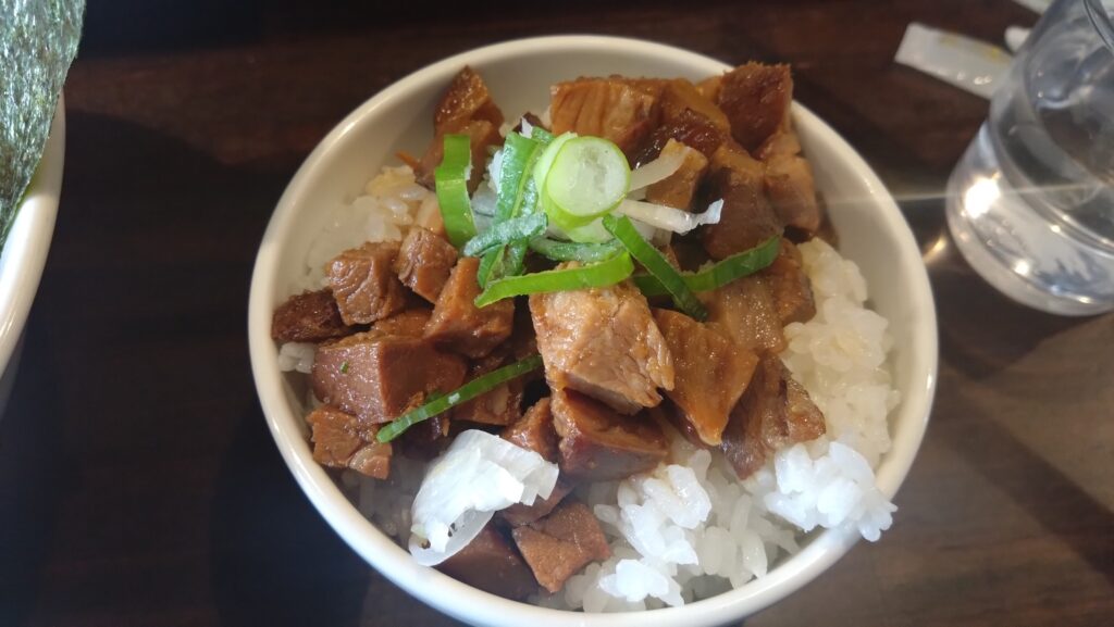 麺やまる喜のチャーシュー丼